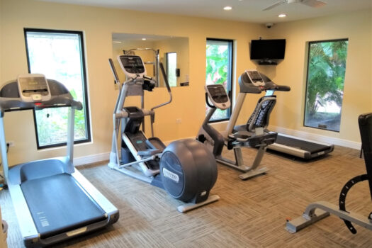 Siesta Key – Midnight Cove – Beach/Pool Side Condo 211