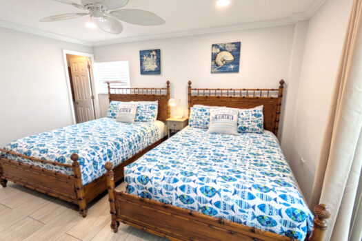 Siesta Key Beach Condo, 2Br/2Ba, Beautiful Views From All Rooms! 303-S