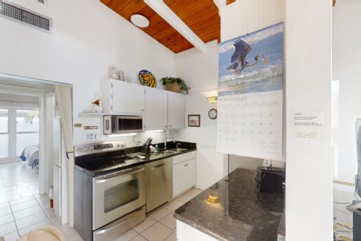 Siesta Key – Sea Crest #24 – 1Br/1Ba, Steps To Our White Sand Beach