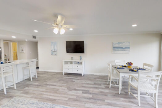 Siesta Key – Midnight Cove – Beach/Pool Side Condo 211