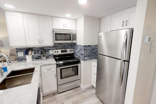 Siesta Key – Midnight Cove – Beach/Pool Side Condo 211