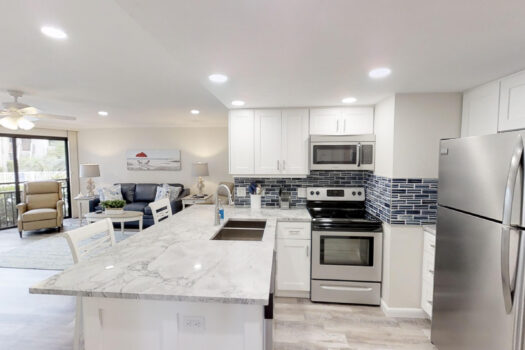 Siesta Key – Midnight Cove – Beach/Pool Side Condo 211