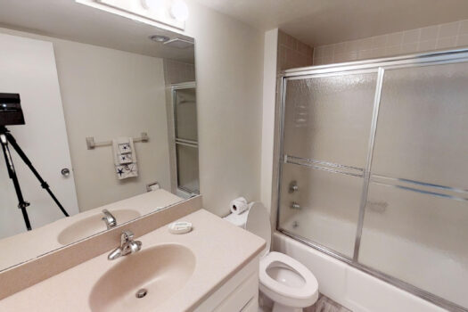 Siesta Key – Midnight Cove – Beach/Pool Side Condo 211
