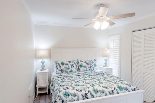 Siesta Key – Midnight Cove – Beach/Pool Side Condo 211