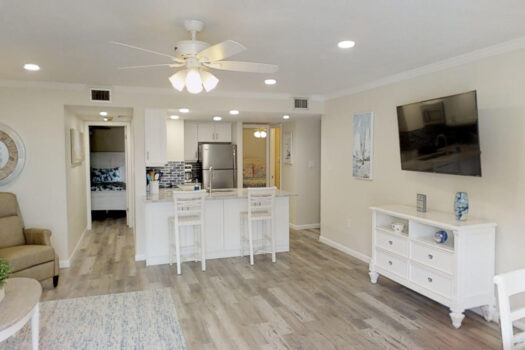 Siesta Key – Midnight Cove – Beach/Pool Side Condo 211